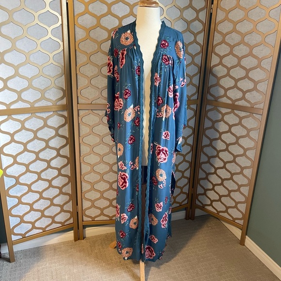 Blue Floral Kimono - Picture 1 of 12
